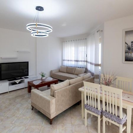 Spacious 2 Bedroom Apartment In Durres Beach Extérieur photo