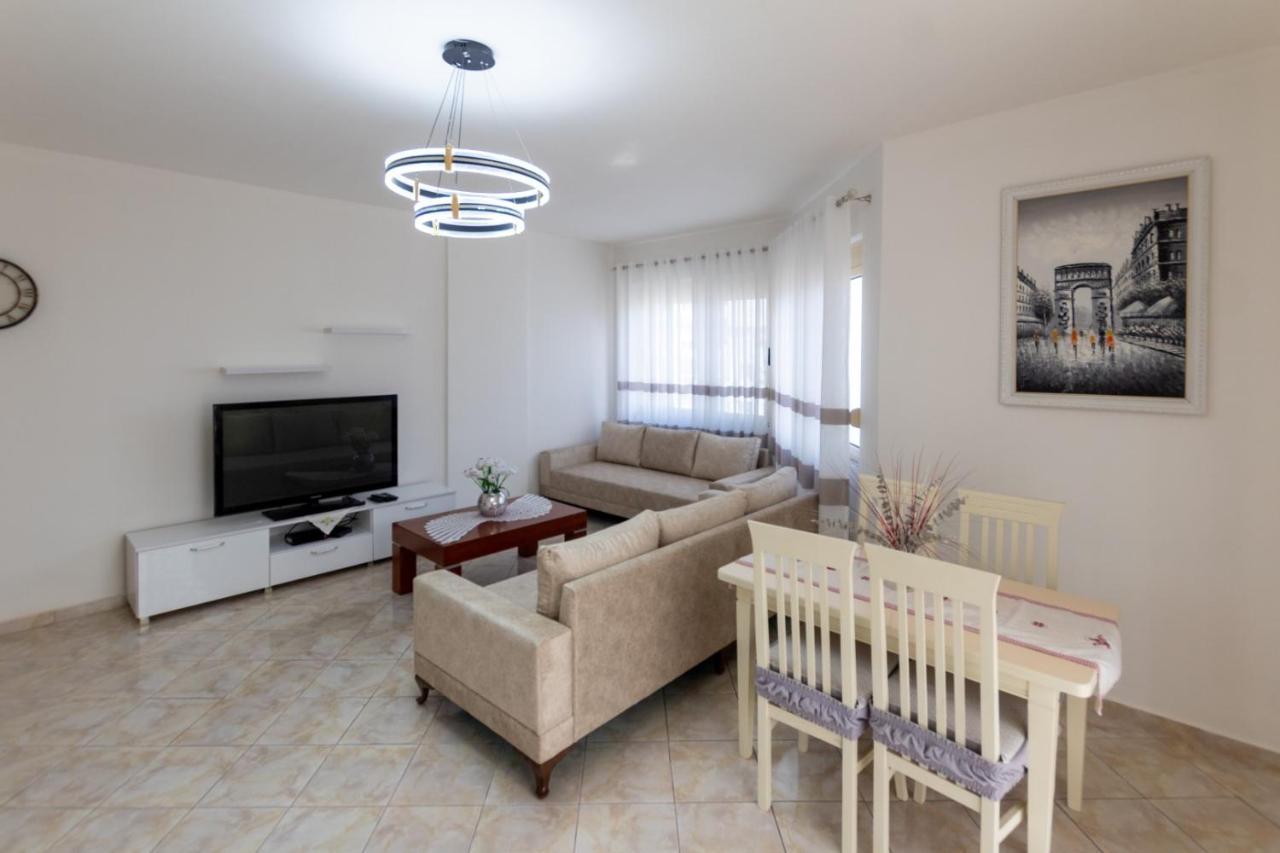 Spacious 2 Bedroom Apartment In Durres Beach Extérieur photo