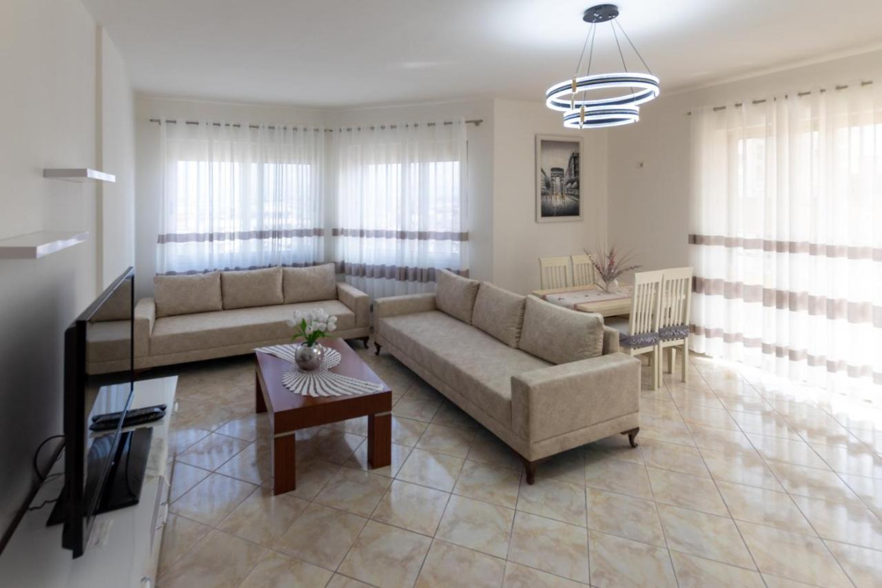 Spacious 2 Bedroom Apartment In Durres Beach Extérieur photo