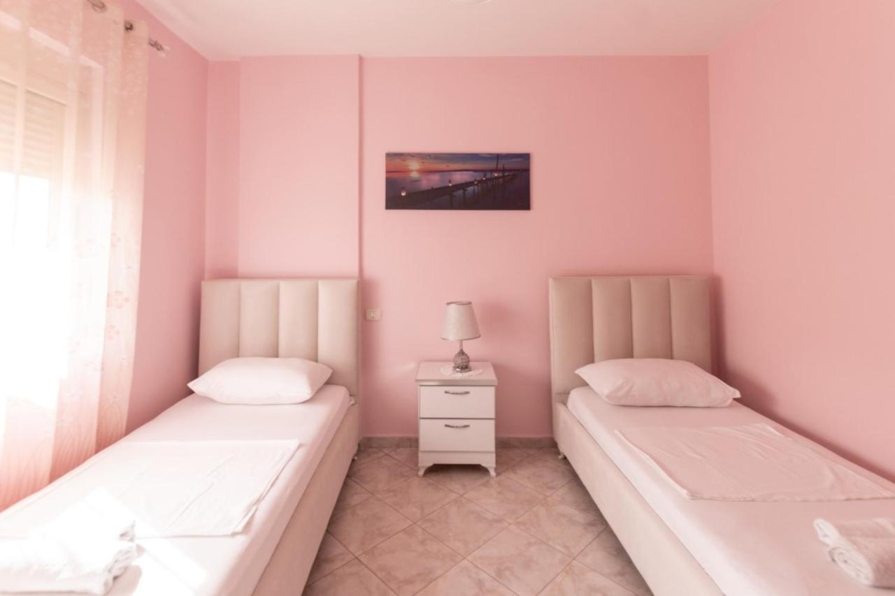 Spacious 2 Bedroom Apartment In Durres Beach Extérieur photo
