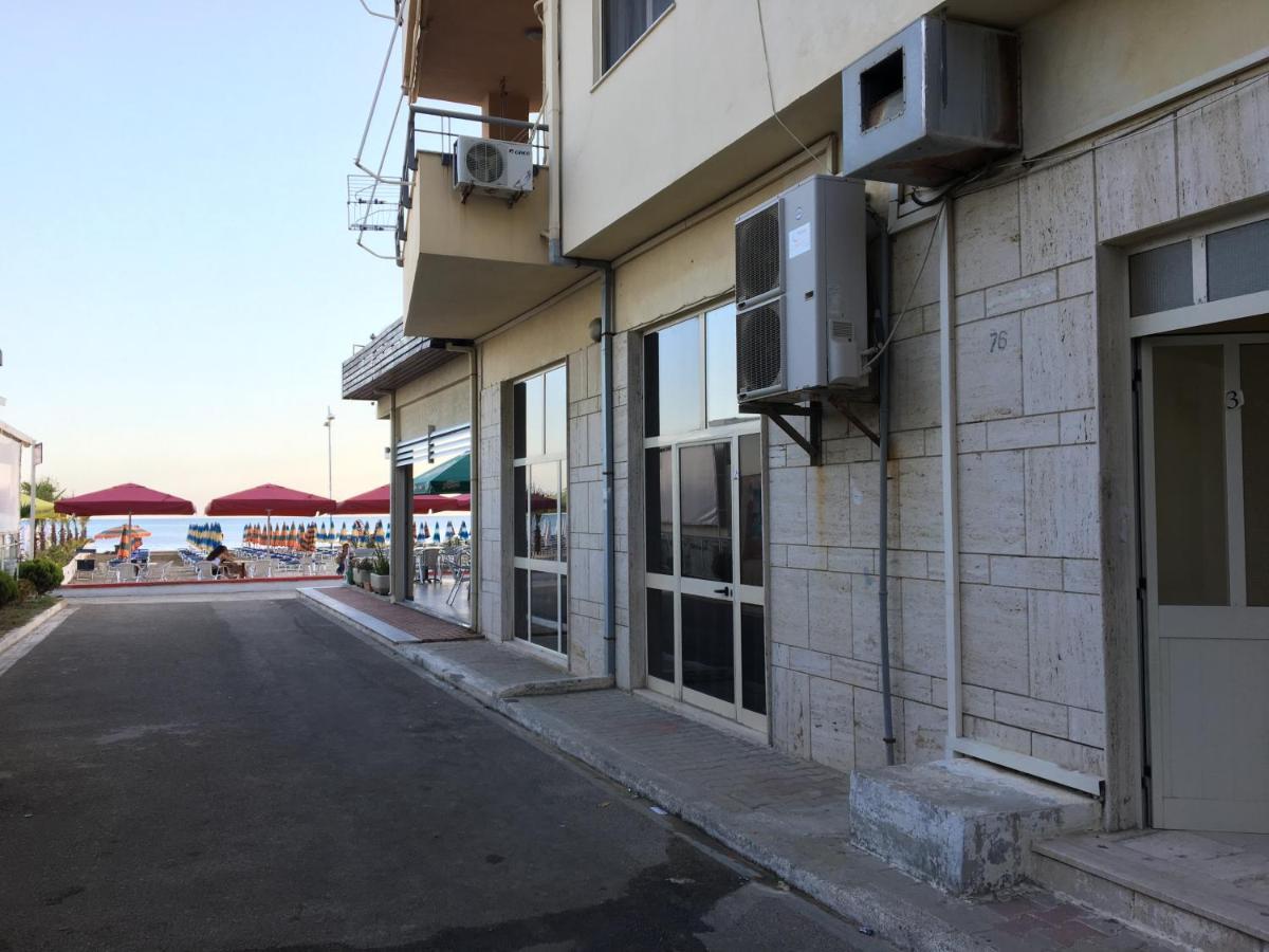 Spacious 2 Bedroom Apartment In Durres Beach Extérieur photo