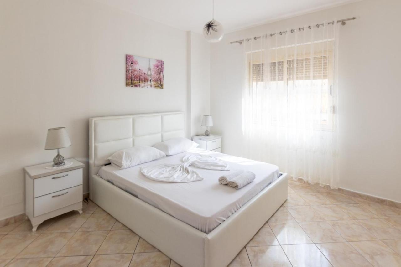 Spacious 2 Bedroom Apartment In Durres Beach Extérieur photo