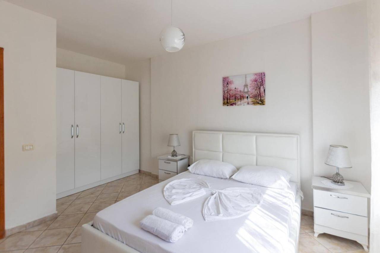 Spacious 2 Bedroom Apartment In Durres Beach Extérieur photo