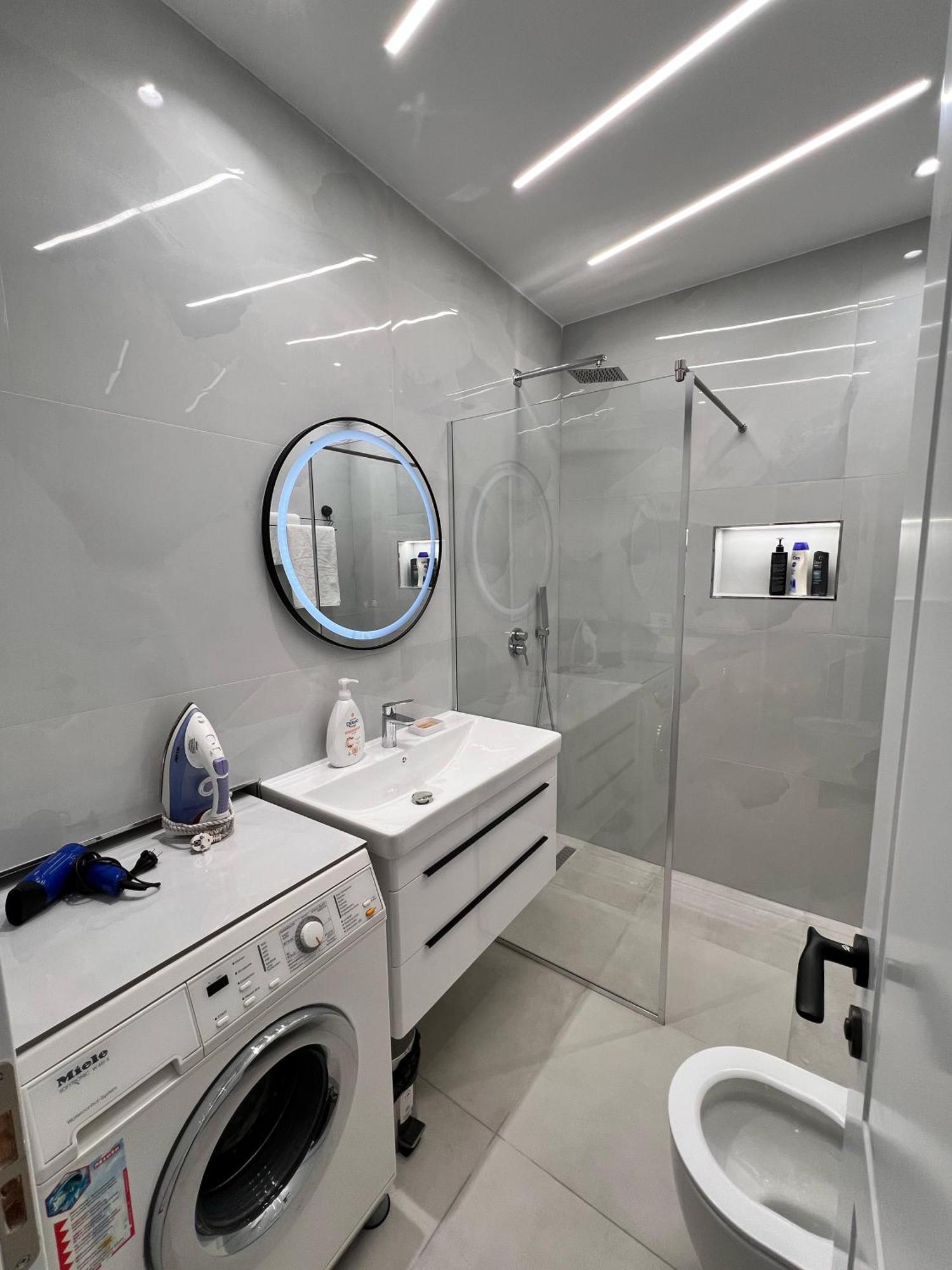 Spacious 2 Bedroom Apartment In Durres Beach Extérieur photo